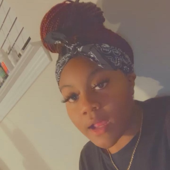 Meet your Posher, Jessica - Picture 1 of 1